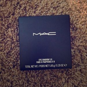 MAC EYESHADOW X 9